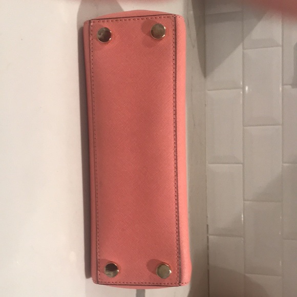 Authentic Michael Kors Two Toned Purse - Picture 6 of 15